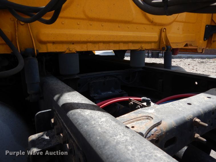 image for item DC2088 2016 Freightliner Cascadia 125  semi truck