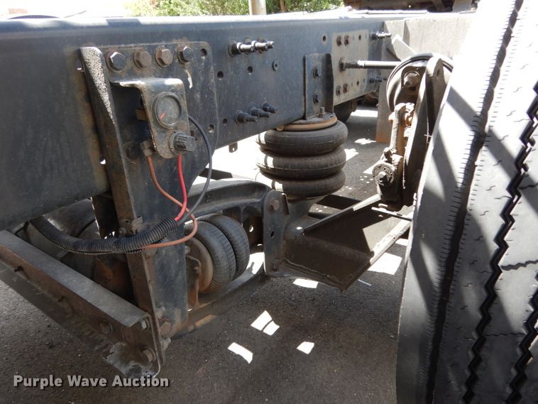 image for item DC2088 2016 Freightliner Cascadia 125  semi truck