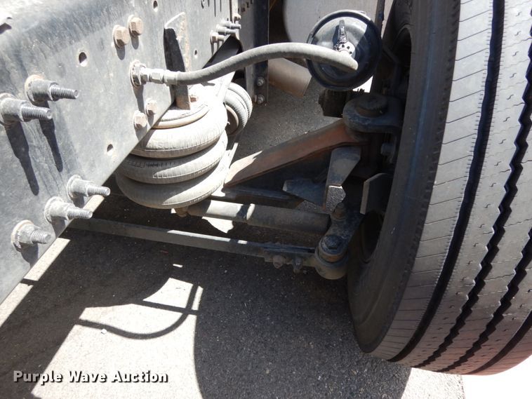 image for item DC2088 2016 Freightliner Cascadia 125  semi truck