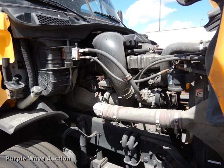 image for item DC2088 2016 Freightliner Cascadia 125  semi truck