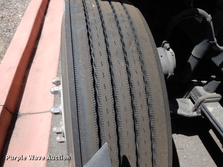 image for item DC2088 2016 Freightliner Cascadia 125  semi truck