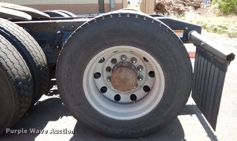 image for item DC2088 2016 Freightliner Cascadia 125  semi truck