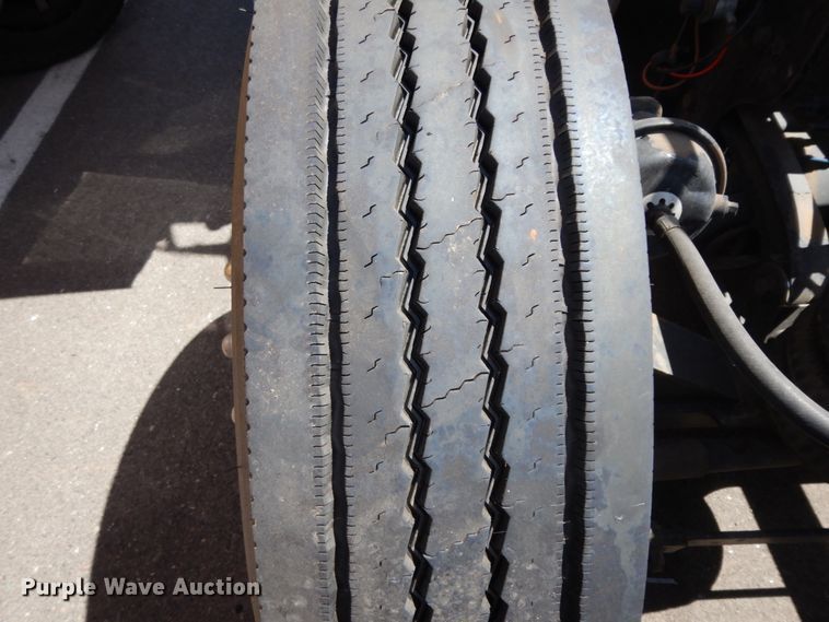 image for item DC2088 2016 Freightliner Cascadia 125  semi truck