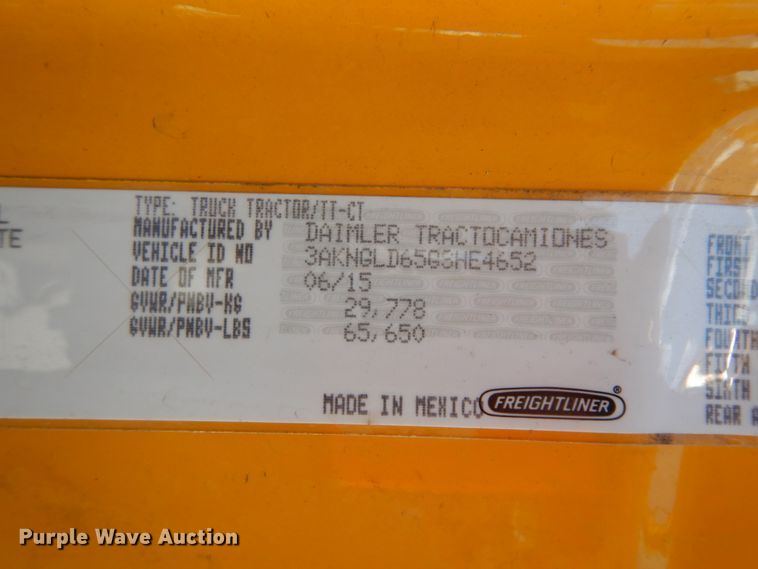 image for item DC2088 2016 Freightliner Cascadia 125  semi truck