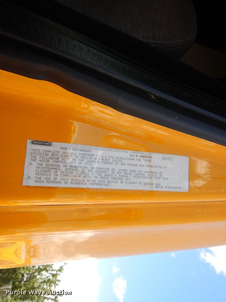 image for item DC2088 2016 Freightliner Cascadia 125  semi truck