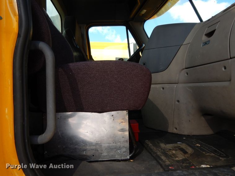 image for item DC2089 2018 Freightliner Cascadia 125  semi truck