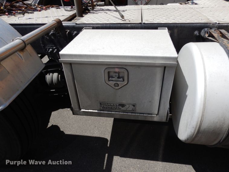 image for item DC2089 2018 Freightliner Cascadia 125  semi truck