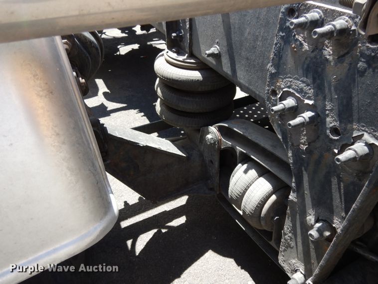 image for item DC2089 2018 Freightliner Cascadia 125  semi truck