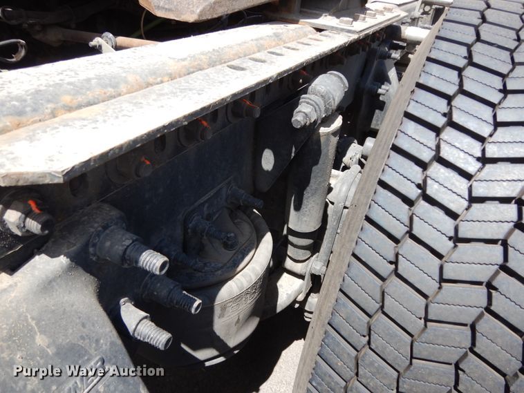 image for item DC2089 2018 Freightliner Cascadia 125  semi truck