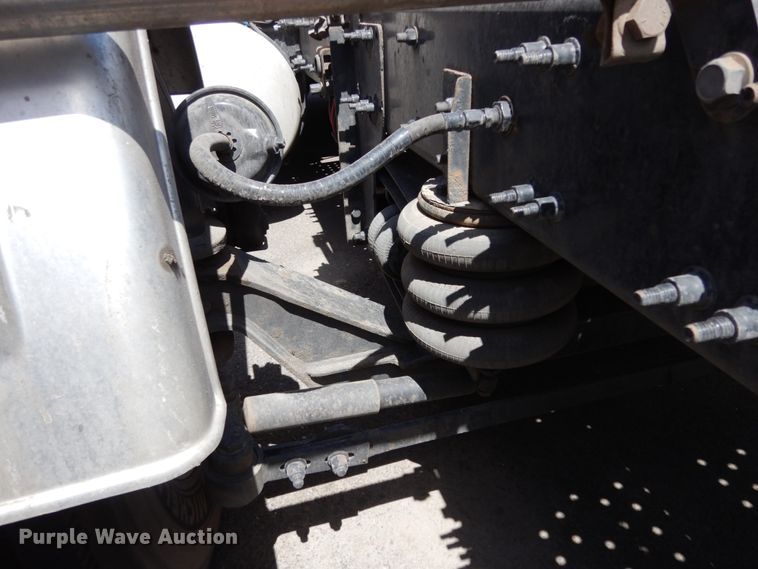 image for item DC2089 2018 Freightliner Cascadia 125  semi truck