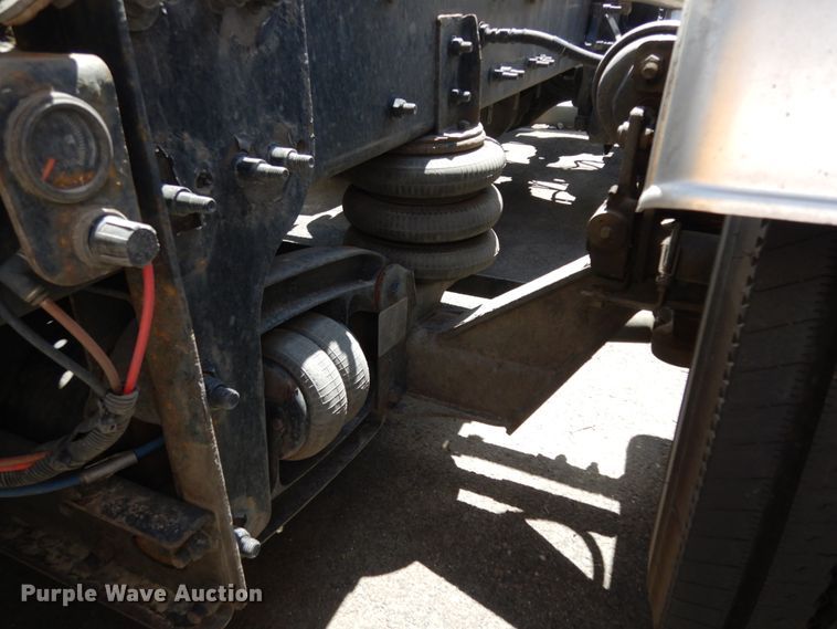 image for item DC2089 2018 Freightliner Cascadia 125  semi truck