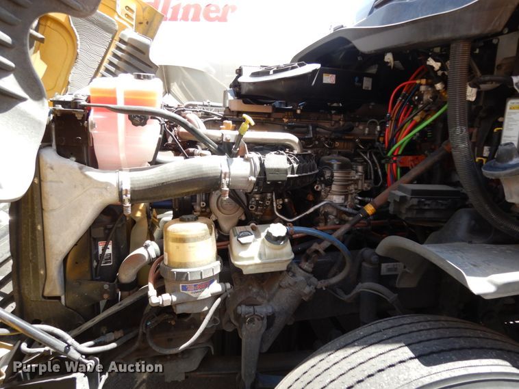 image for item DC2089 2018 Freightliner Cascadia 125  semi truck