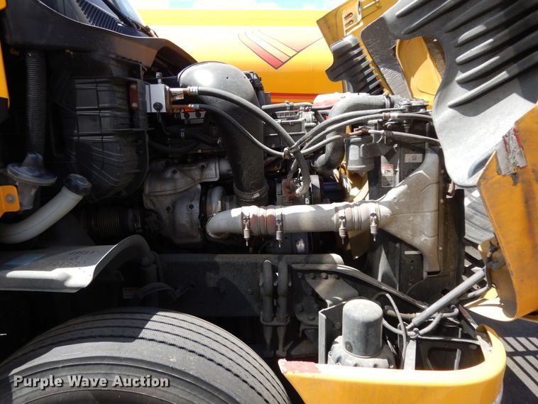 image for item DC2089 2018 Freightliner Cascadia 125  semi truck