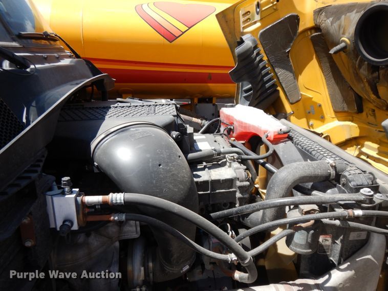 image for item DC2089 2018 Freightliner Cascadia 125  semi truck