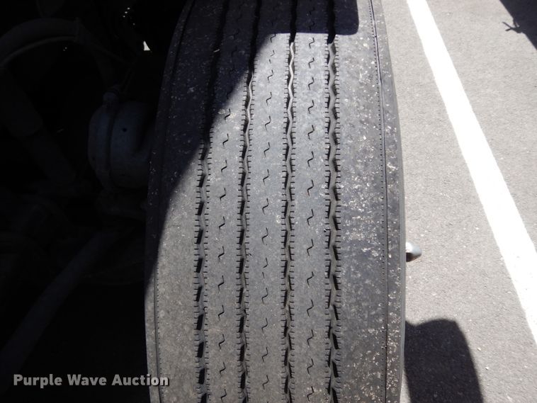 image for item DC2089 2018 Freightliner Cascadia 125  semi truck