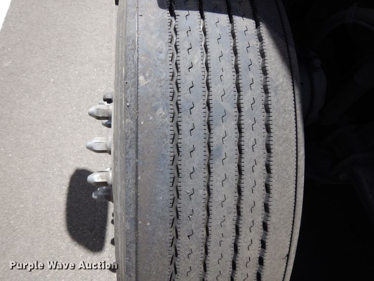 image for item DC2089 2018 Freightliner Cascadia 125  semi truck