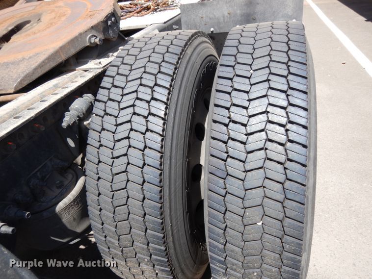 image for item DC2089 2018 Freightliner Cascadia 125  semi truck