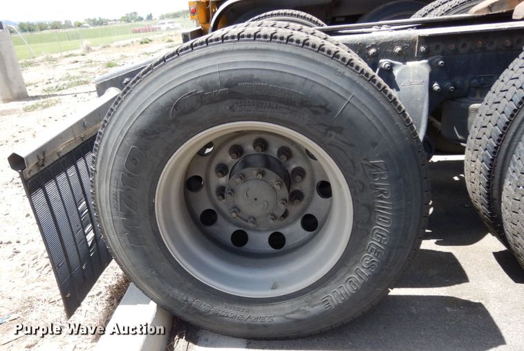 image for item DC2089 2018 Freightliner Cascadia 125  semi truck