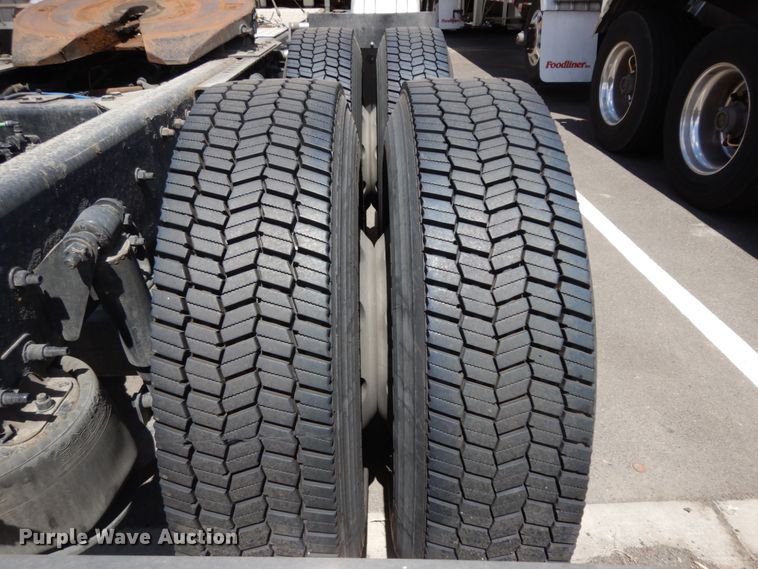 image for item DC2089 2018 Freightliner Cascadia 125  semi truck