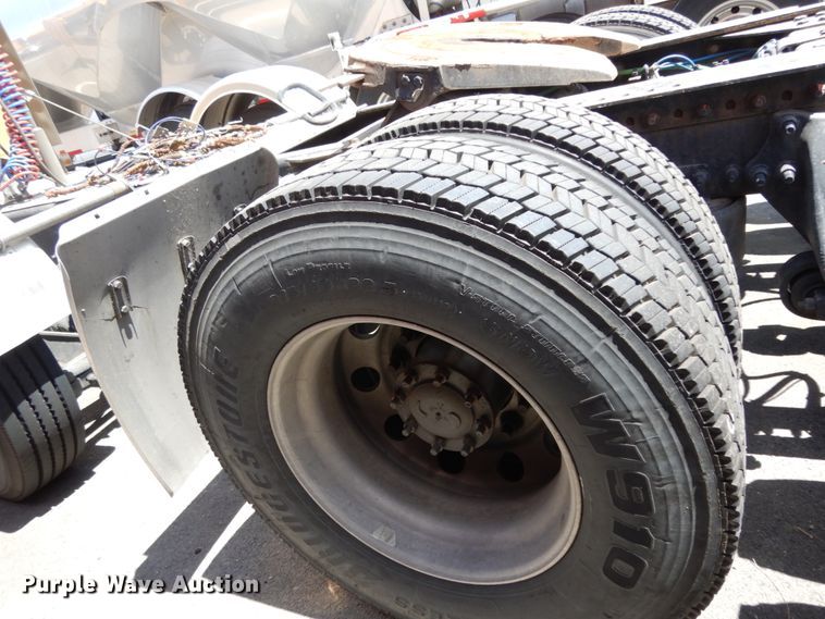 image for item DC2089 2018 Freightliner Cascadia 125  semi truck