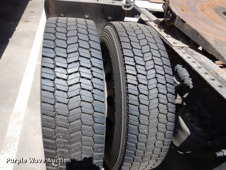 image for item DC2089 2018 Freightliner Cascadia 125  semi truck