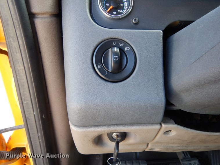 image for item DC2090 2018 Freightliner Cascadia 125  semi truck