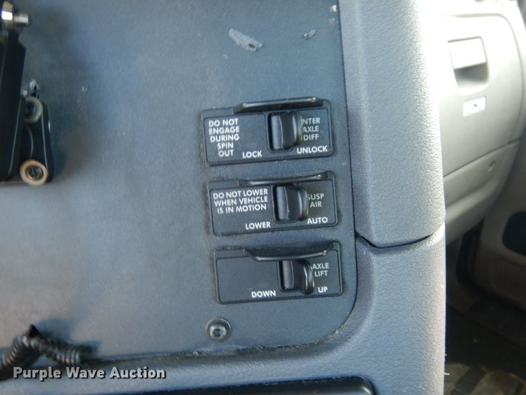 image for item DC2090 2018 Freightliner Cascadia 125  semi truck