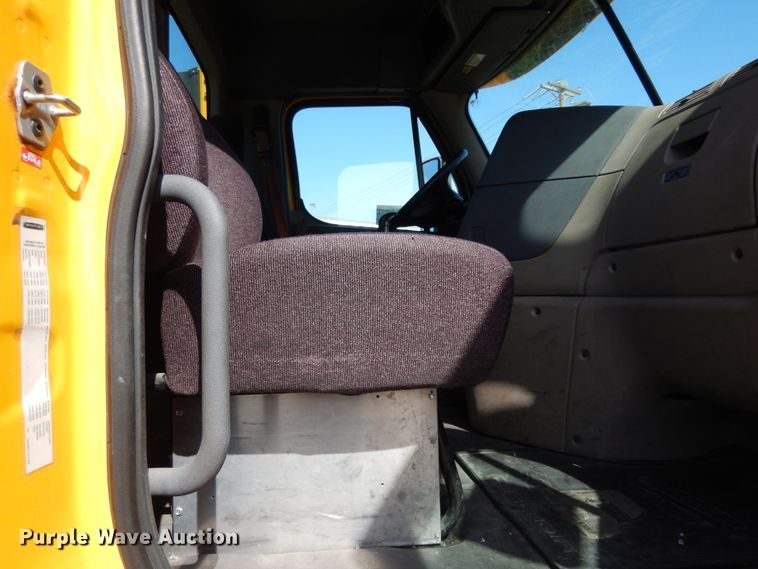 image for item DC2090 2018 Freightliner Cascadia 125  semi truck