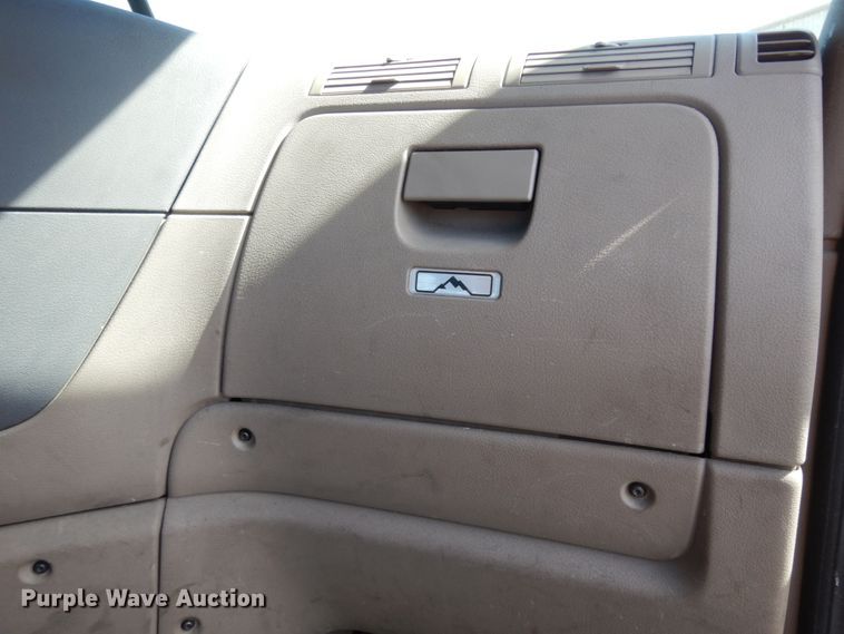 image for item DC2090 2018 Freightliner Cascadia 125  semi truck