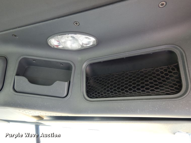 image for item DC2090 2018 Freightliner Cascadia 125  semi truck