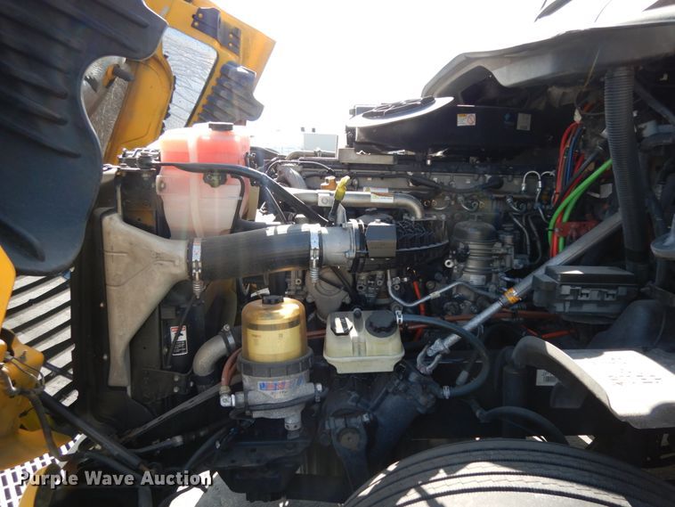 image for item DC2090 2018 Freightliner Cascadia 125  semi truck