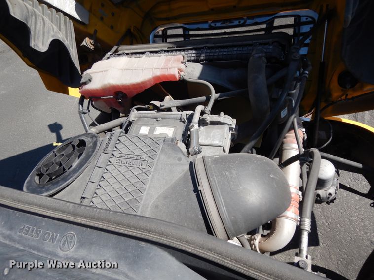 image for item DC2090 2018 Freightliner Cascadia 125  semi truck