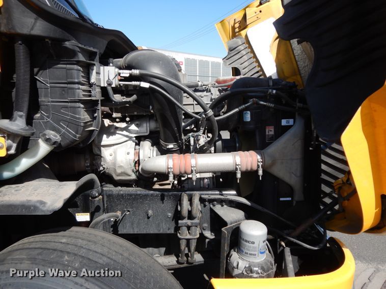 image for item DC2090 2018 Freightliner Cascadia 125  semi truck