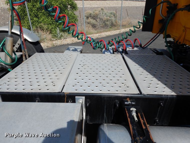 image for item DC2090 2018 Freightliner Cascadia 125  semi truck