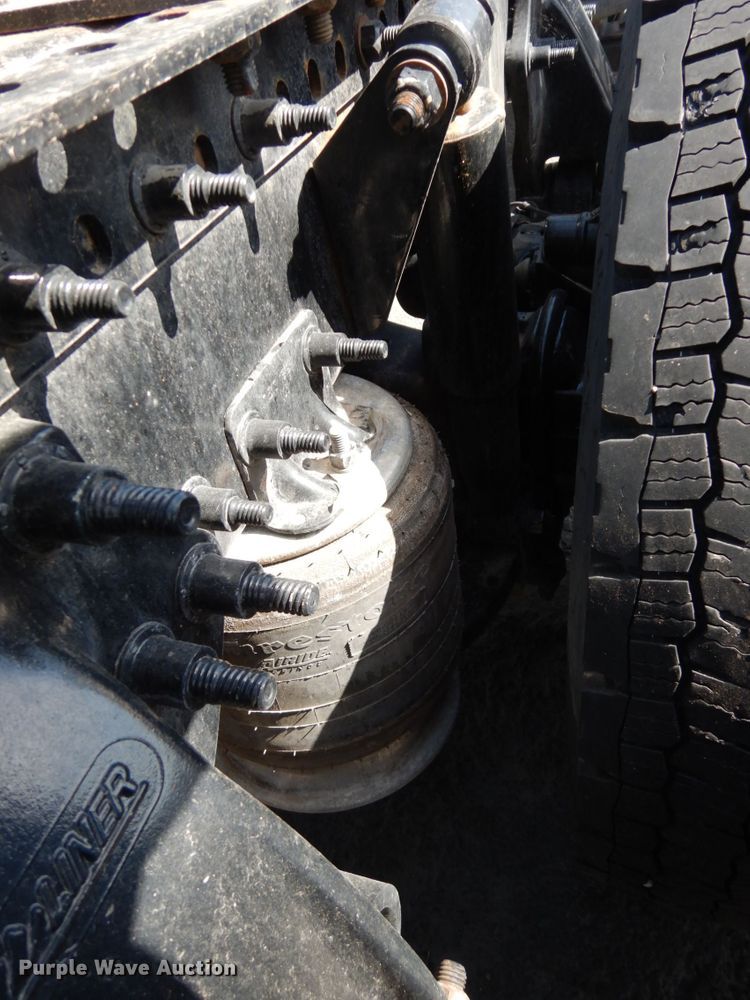 image for item DC2090 2018 Freightliner Cascadia 125  semi truck