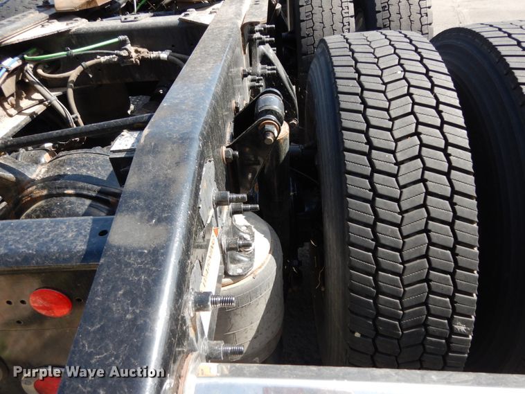 image for item DC2090 2018 Freightliner Cascadia 125  semi truck