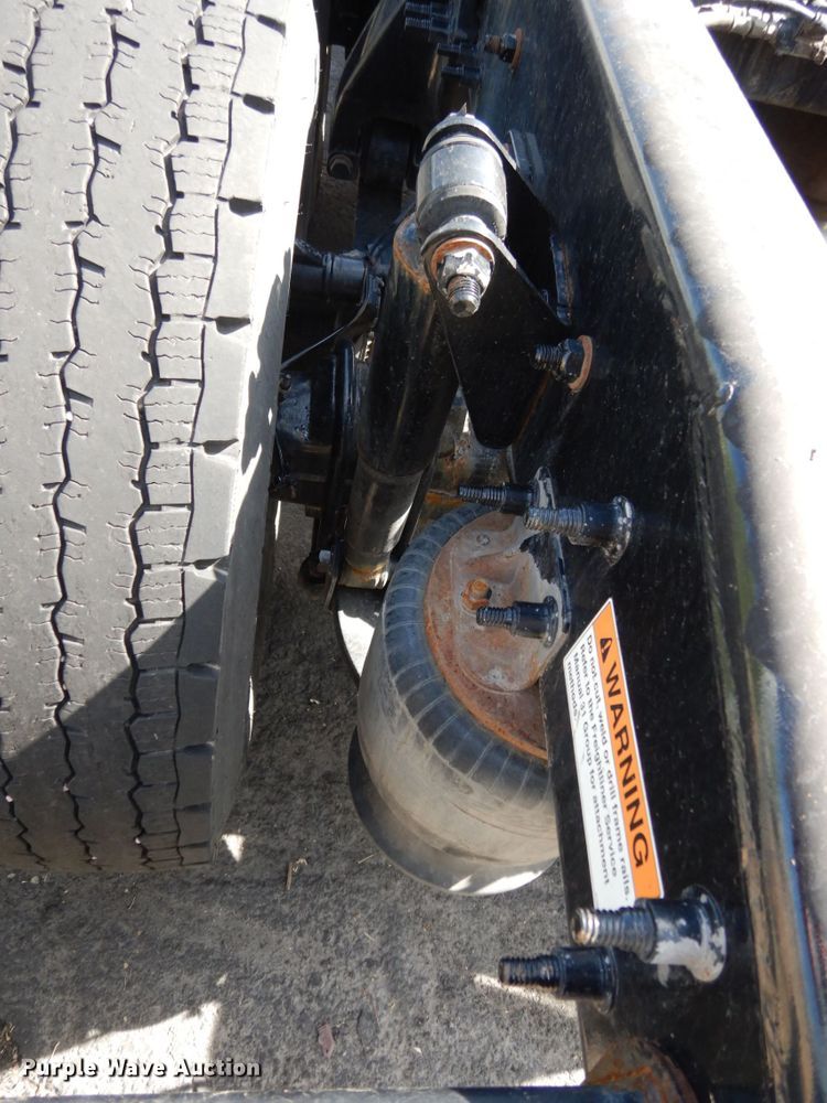 image for item DC2090 2018 Freightliner Cascadia 125  semi truck