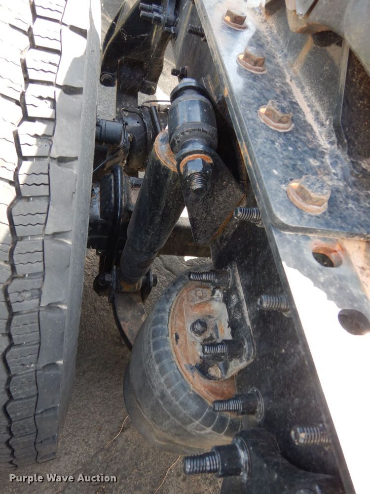 image for item DC2090 2018 Freightliner Cascadia 125  semi truck