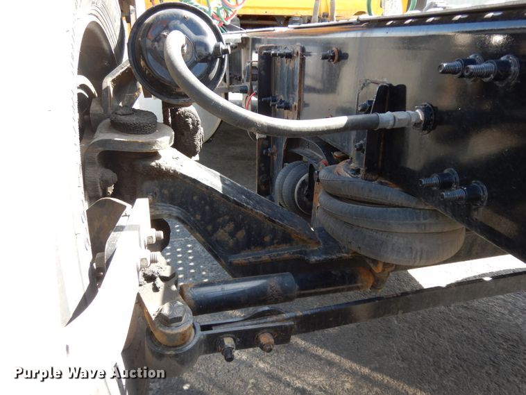 image for item DC2090 2018 Freightliner Cascadia 125  semi truck