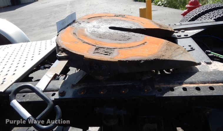 image for item DC2090 2018 Freightliner Cascadia 125  semi truck