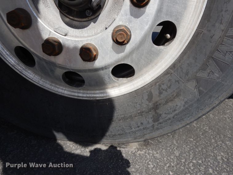 image for item DC2090 2018 Freightliner Cascadia 125  semi truck