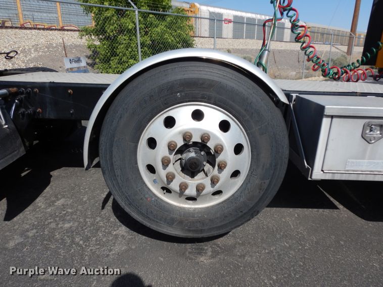 image for item DC2090 2018 Freightliner Cascadia 125  semi truck