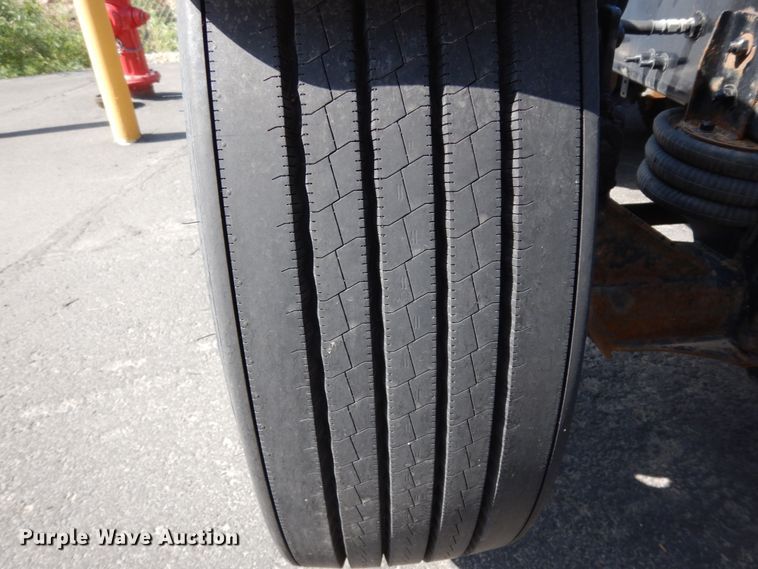 image for item DC2090 2018 Freightliner Cascadia 125  semi truck