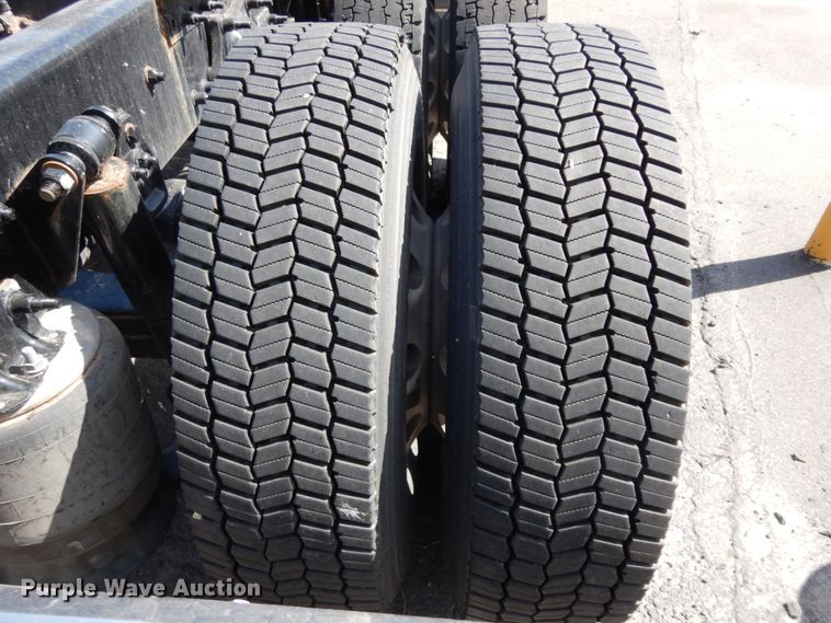 image for item DC2090 2018 Freightliner Cascadia 125  semi truck