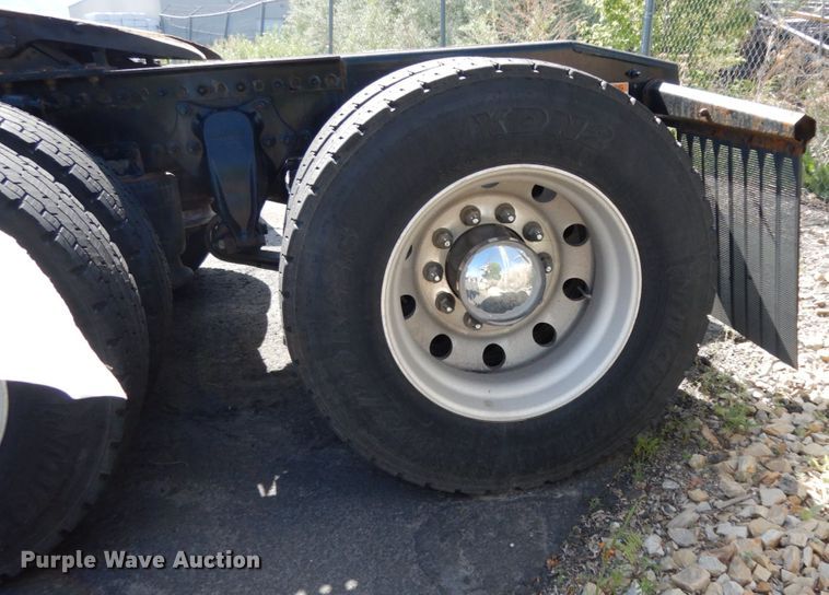 image for item DC2090 2018 Freightliner Cascadia 125  semi truck