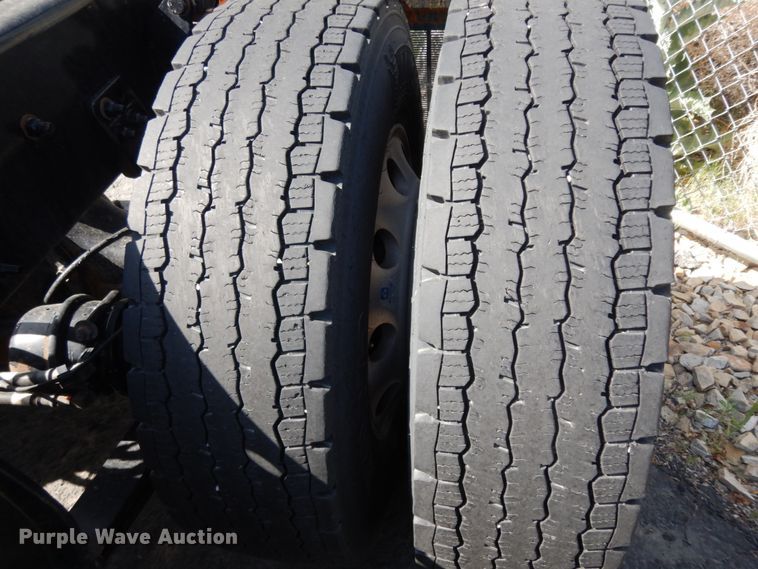 image for item DC2090 2018 Freightliner Cascadia 125  semi truck