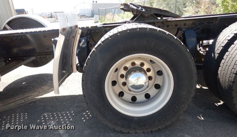 image for item DC2090 2018 Freightliner Cascadia 125  semi truck