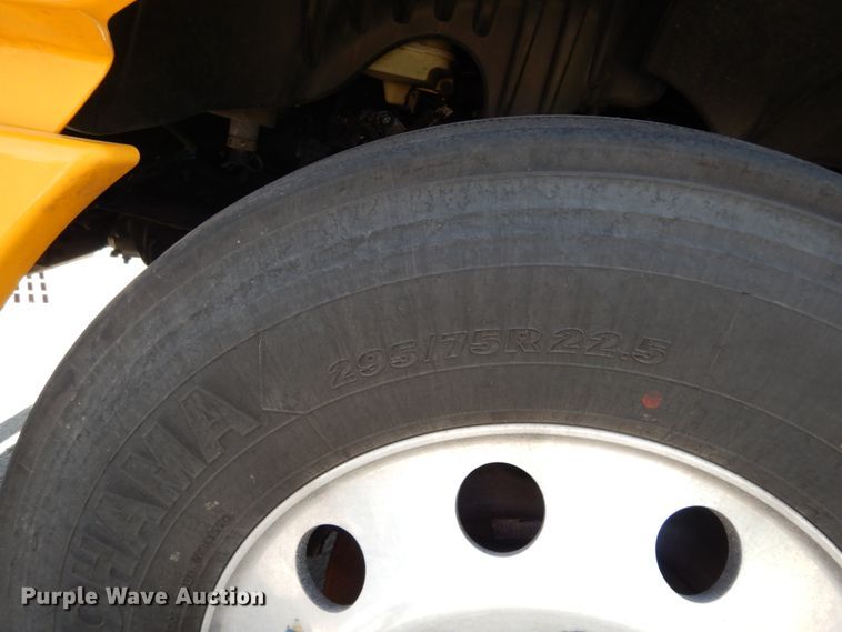 image for item DC2090 2018 Freightliner Cascadia 125  semi truck