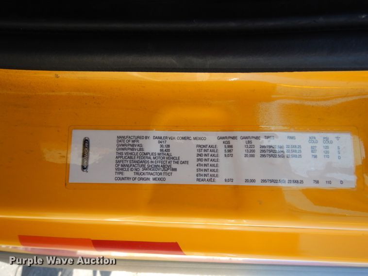 image for item DC2090 2018 Freightliner Cascadia 125  semi truck