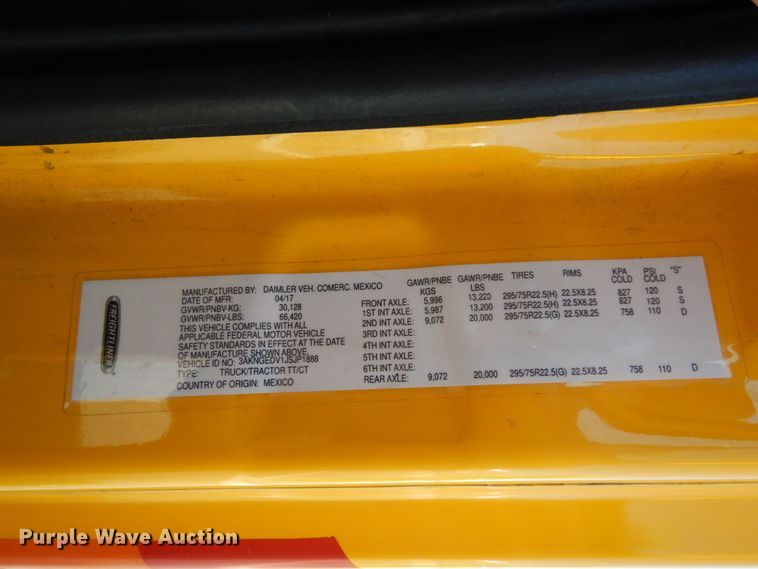 image for item DC2090 2018 Freightliner Cascadia 125  semi truck